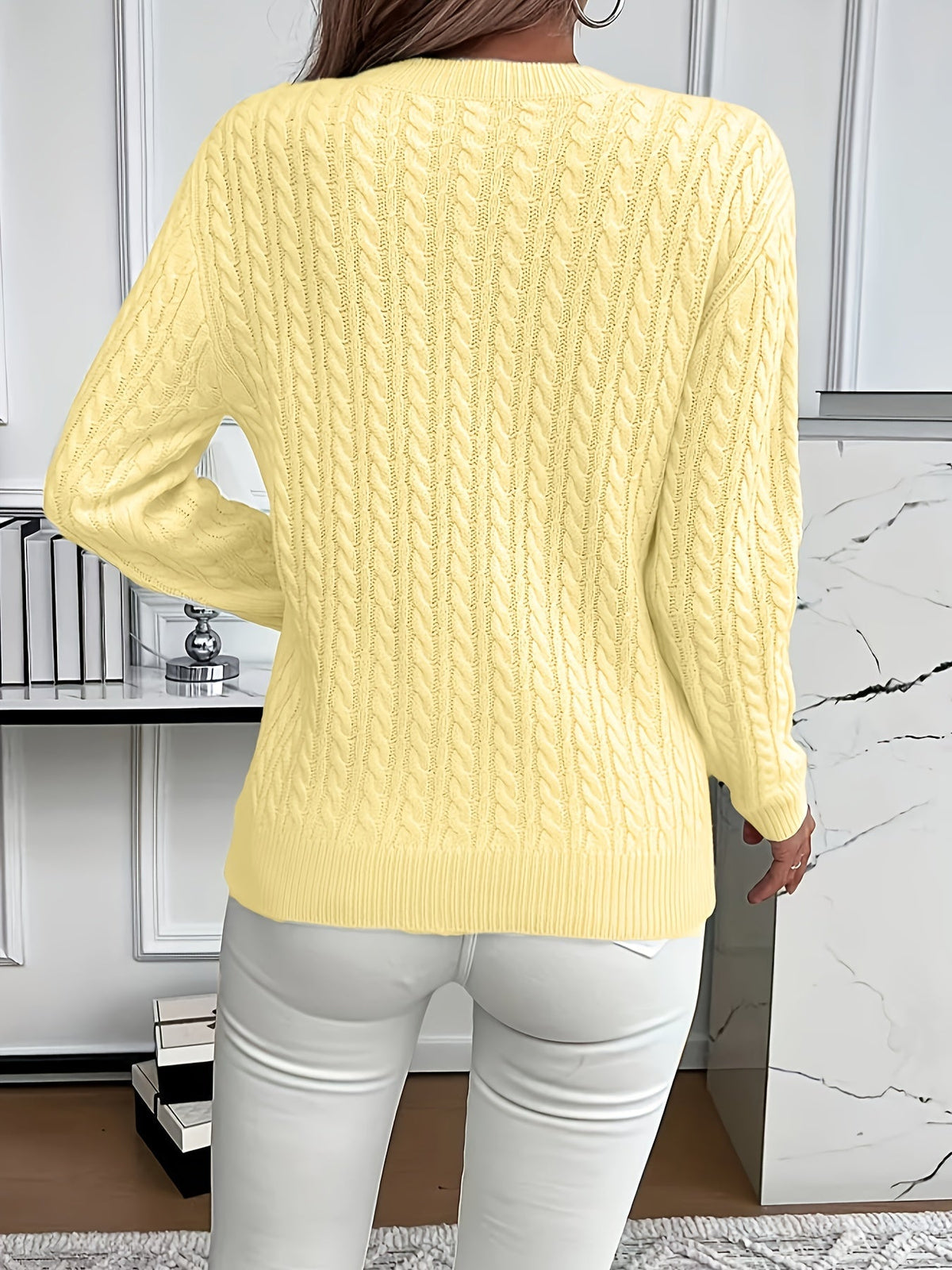 Women's Relaxed Fit Cable-Knit Jumper with Round Neck