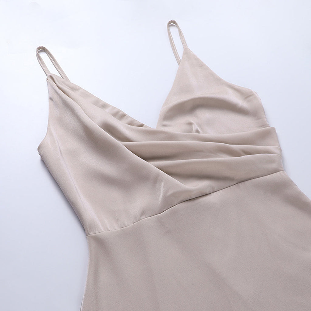 Women's Elegant V-neck Maxi Dress with Pleated Details