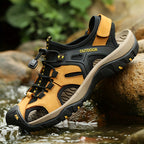Closed Toe Men's Sandals with Elastic Strap Fastening and Textured Rubber Outsole