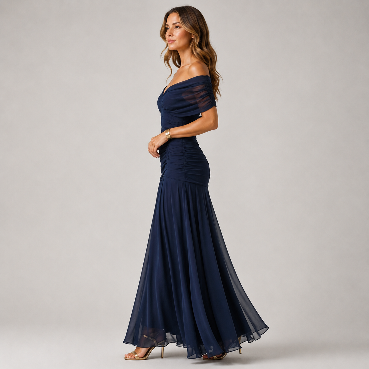 Elegant Women's Flowing Maxi Dress in Soft Viscose Chiffon