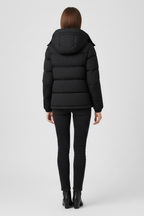 Women's Insulated Jacket with Secure Fit and Durable Design