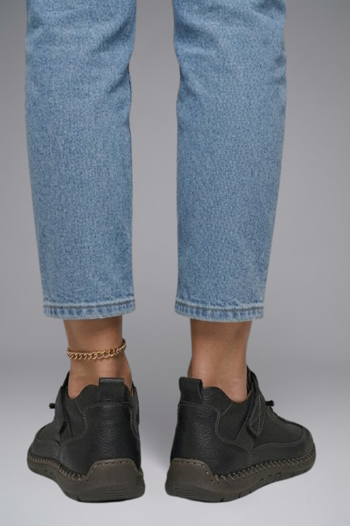 Women's Breathable Leather Trainers with Elastic Panels and Shock-Absorbing EVA Sole