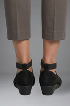 Women's Slip-On Orthopaedic Flat Shoes with Crisscross Elastic Straps and Low Wedge Sole for Daily Comfort