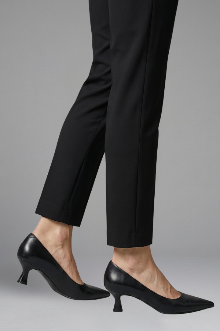 Refined Women's Orthopaedic Heels with Pointed Toe and Low Flared Heel for Office Wear