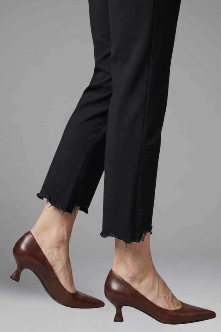 Refined Women's Orthopaedic Heels with Pointed Toe and Low Flared Heel for Office Wear
