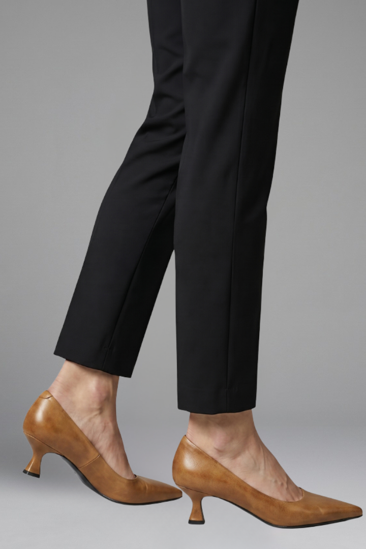 Refined Women's Orthopaedic Heels with Pointed Toe and Low Flared Heel for Office Wear