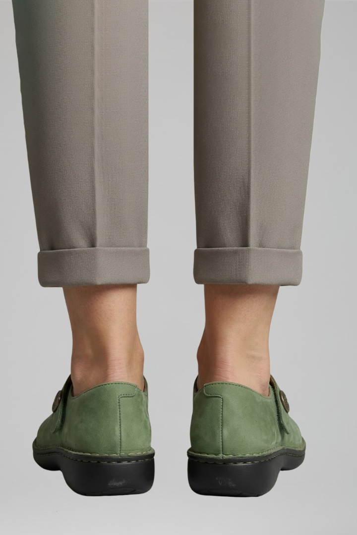 Orthopaedic Mary Jane Flats for Women with Strap Closure and Rounded Toe