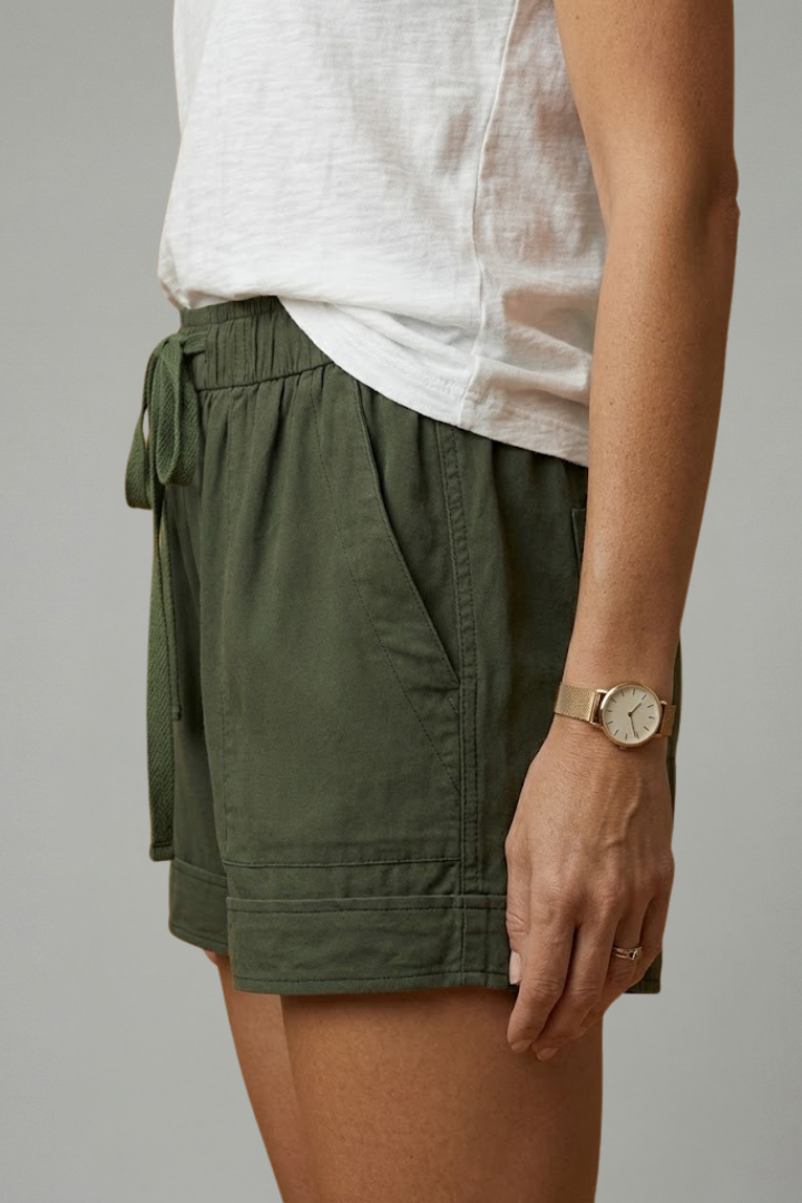 Adjustable Drawstring Waist Women's Relaxed Fit Shorts with Side Pockets