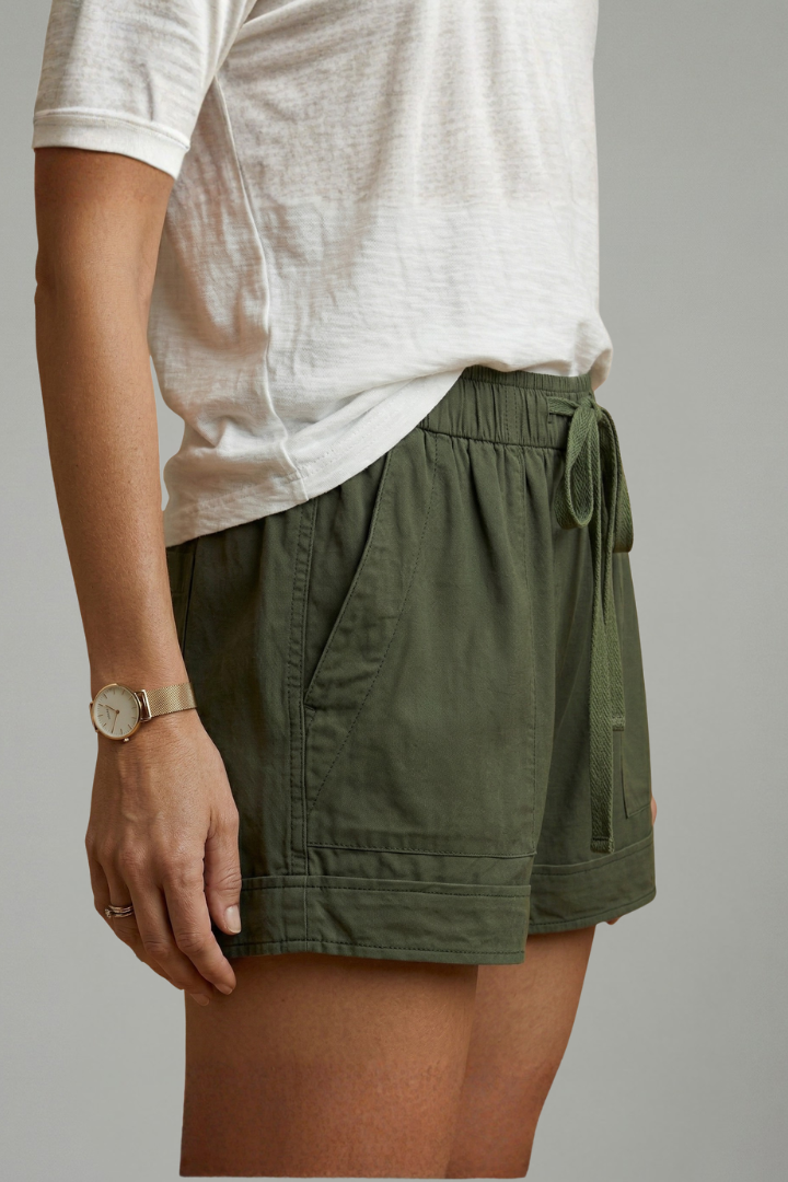 Adjustable Drawstring Waist Women's Relaxed Fit Shorts with Side Pockets