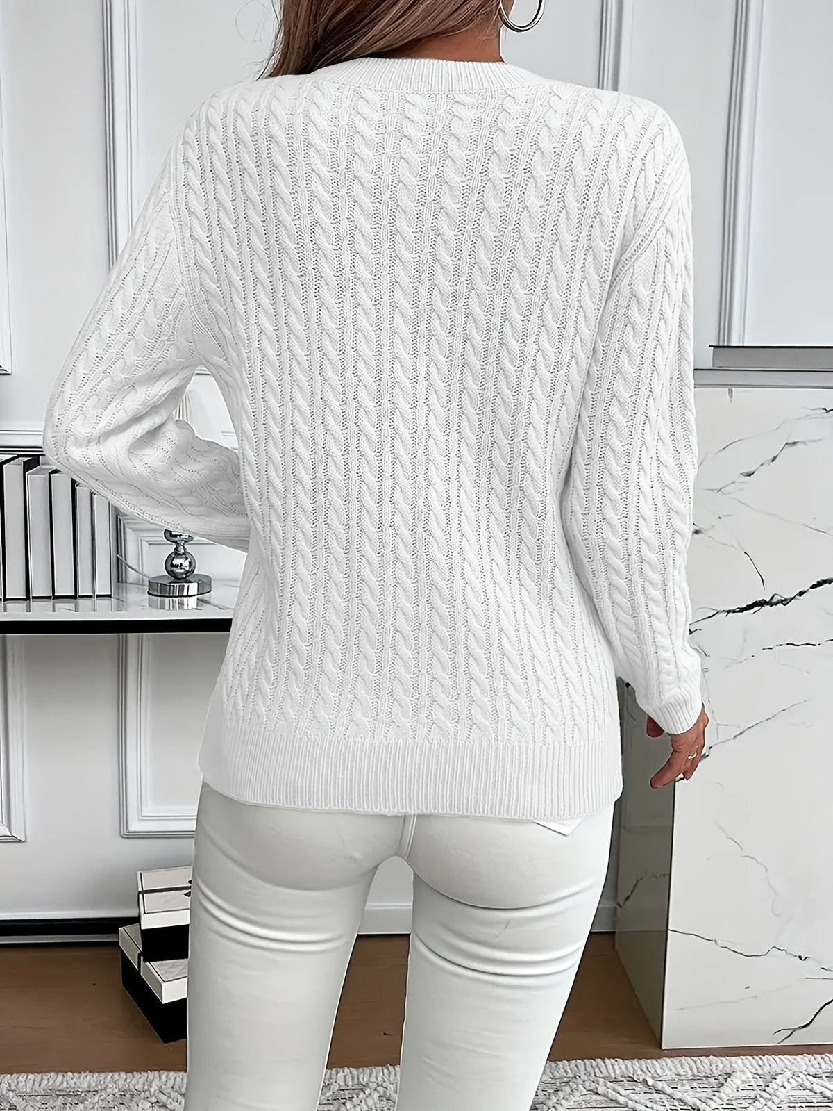 Women's Relaxed Fit Cable-Knit Jumper with Round Neck