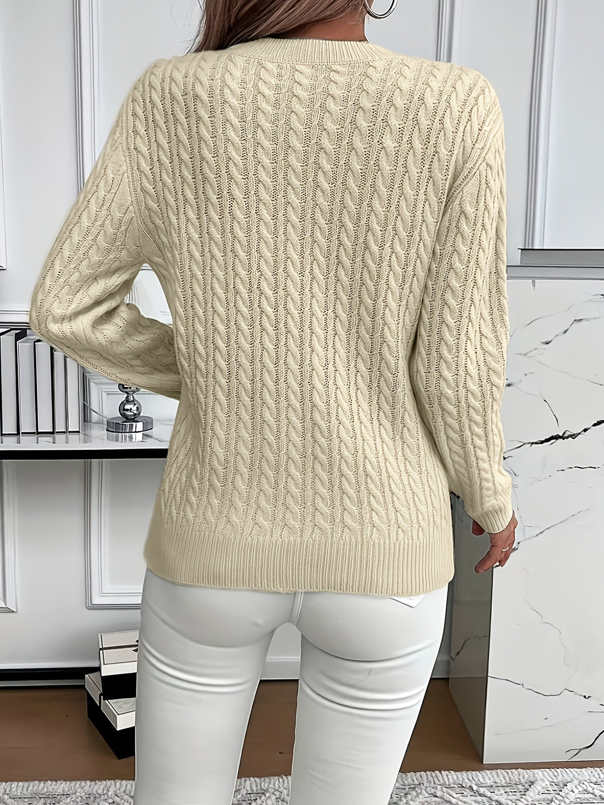 Women's Relaxed Fit Cable-Knit Jumper with Round Neck
