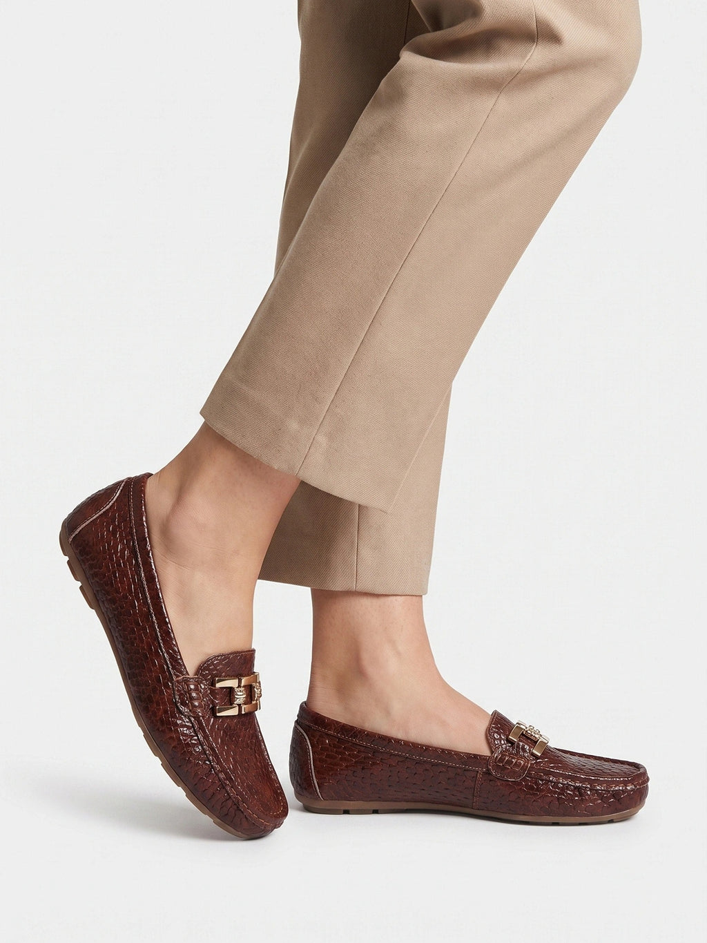 Gleamond | Women's Classic Slip On Loafers with Decorative Trim Gleamond
