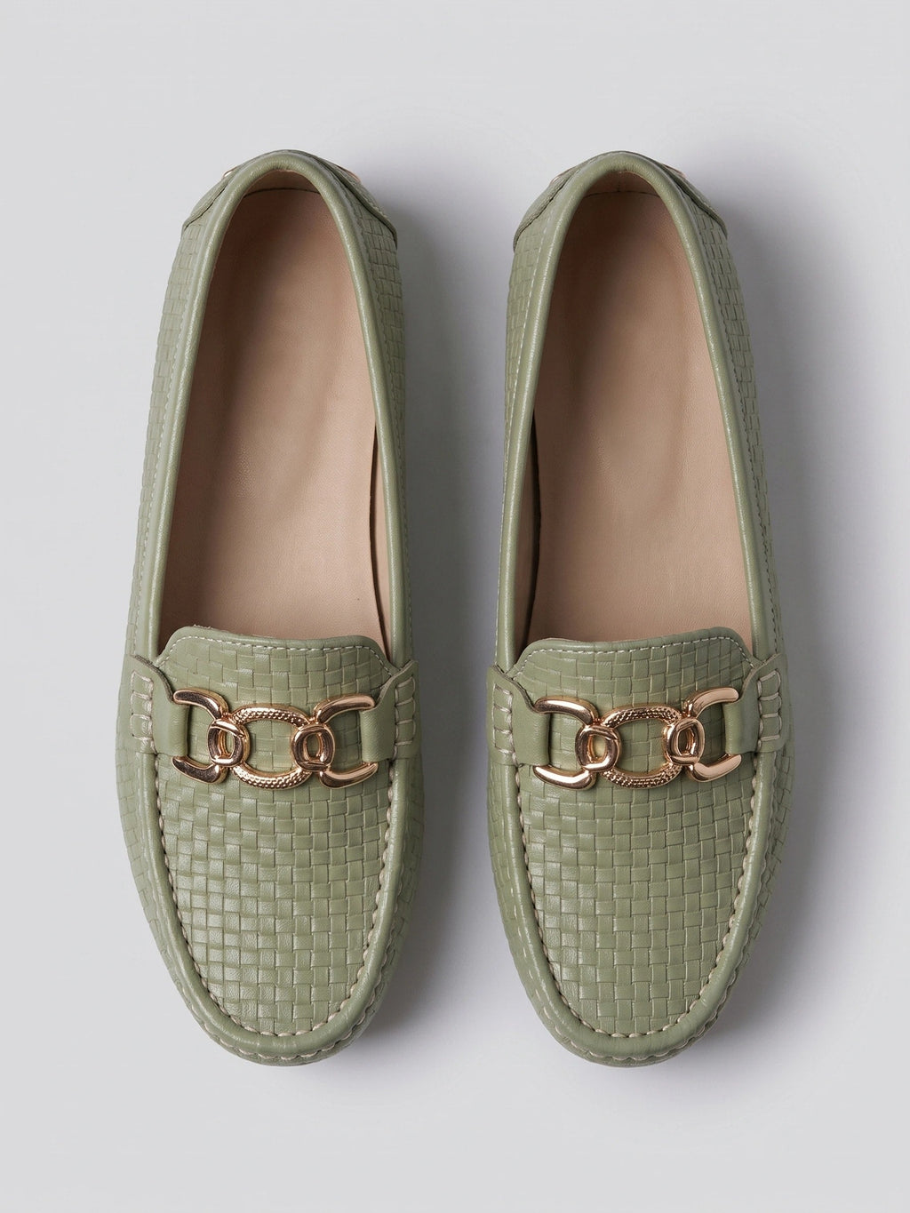 Gleamond | Women's Classic Slip On Loafers with Decorative Trim Gleamond