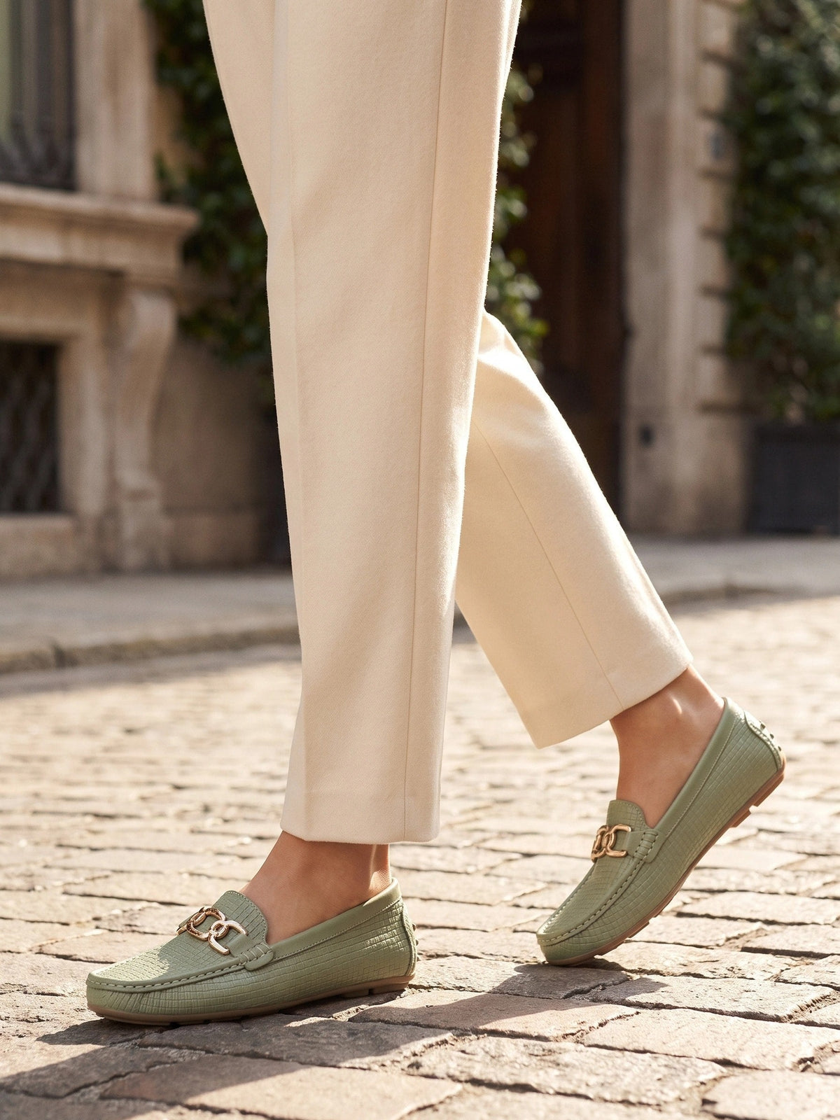 Gleamond | Women's Classic Slip On Loafers with Decorative Trim Gleamond