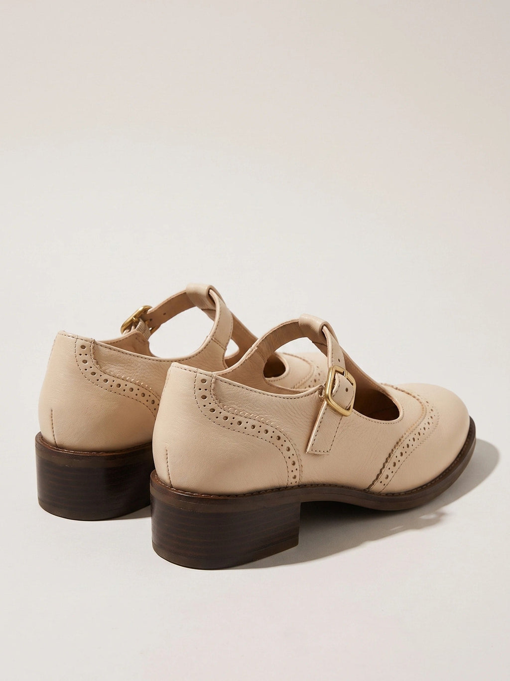 Gleamond | Women's T-Strap Mary Jane Flat Shoes with Brogue Detail Gleamond