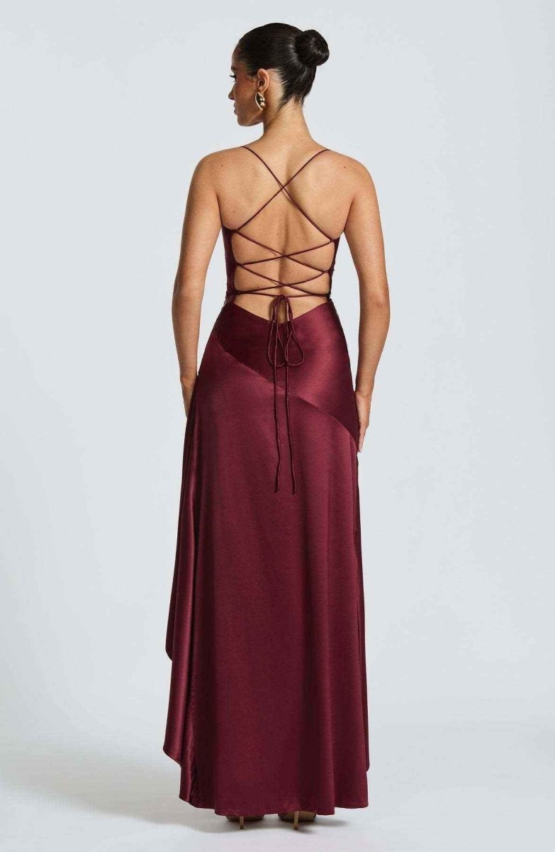 Elegant Maxi Dress with Ruffled Hem