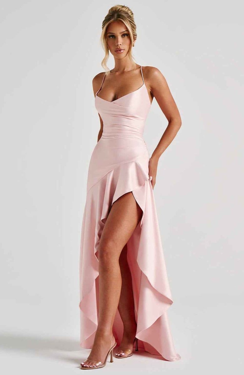 Elegant Maxi Dress with Ruffled Hem