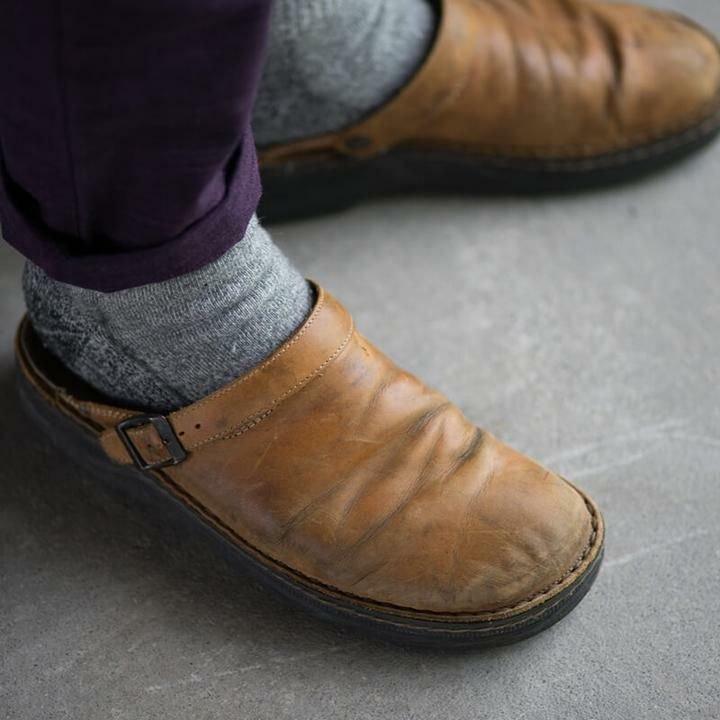 Men's Closed Toe Clogs with Adjustable Buckle Strap Brindle & Balance