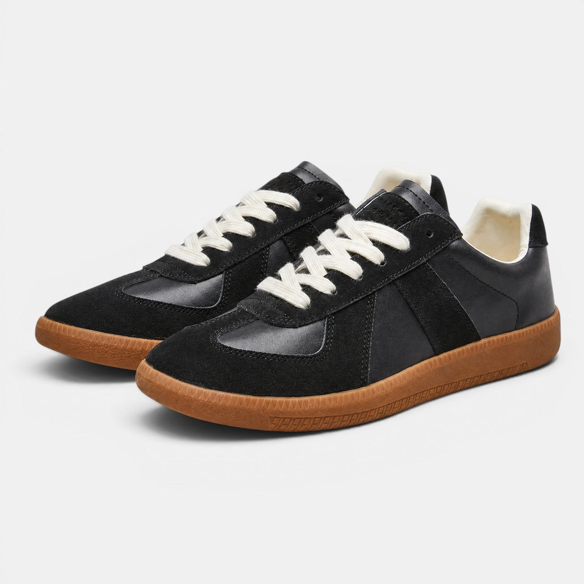 Men's Retro Lace-Up Sneakers for Smart Casual Style SnugBubs Australia